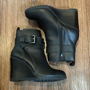 Aldo Black Leather Wedge Boots